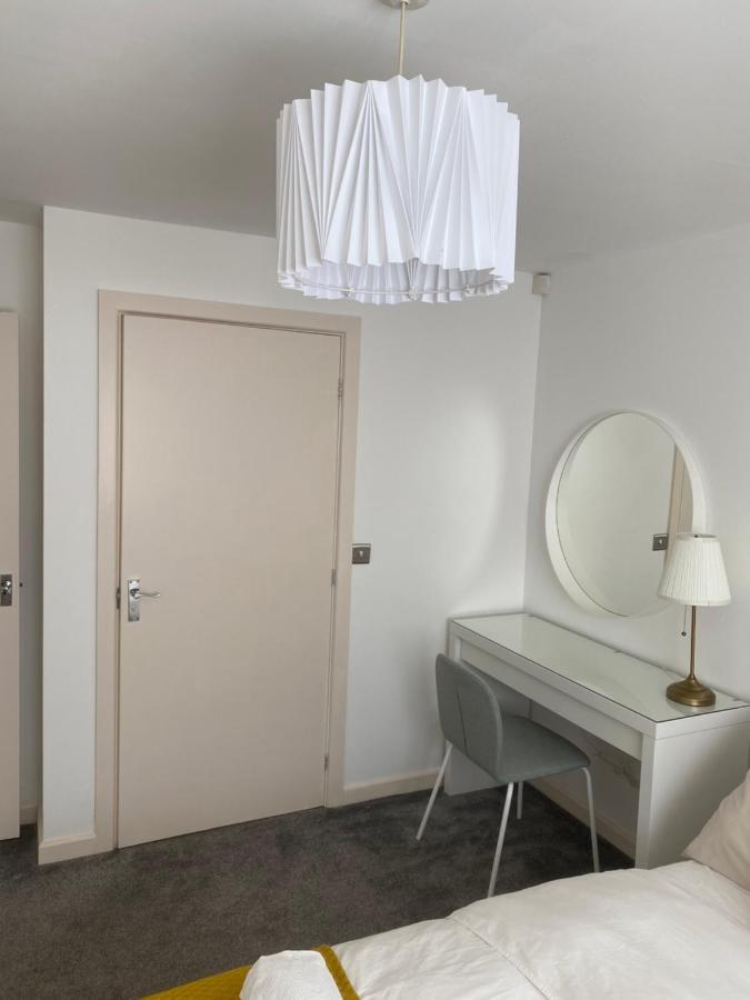 Marine Viewing 2 Bedrooms Flat Manchester Dış mekan fotoğraf